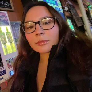 Meet your Posher, Angelina